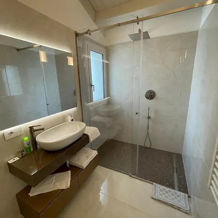 Haus Margarete - Attico Infinity Vista Mare Con Jacuzzi - Agenzia Cocal *