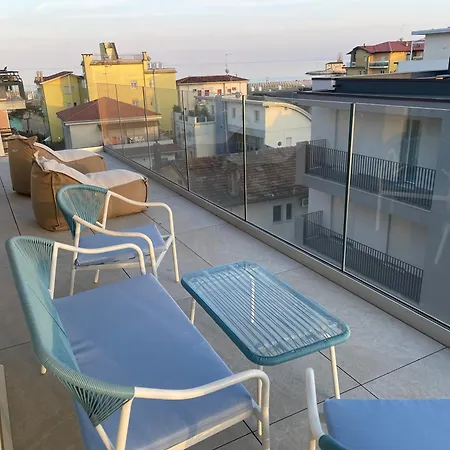 Haus Margarete - Attico Infinity Vista Mare Con Jacuzzi - Agenzia Cocal Lejlighed