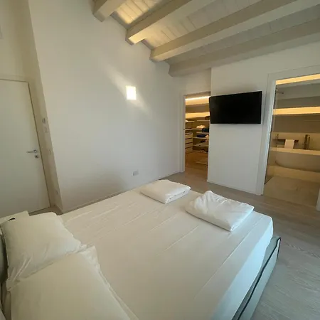 Apartment Haus Margarete - Attico Infinity Vista Mare Con Jacuzzi - Agenzia Cocal Caorle