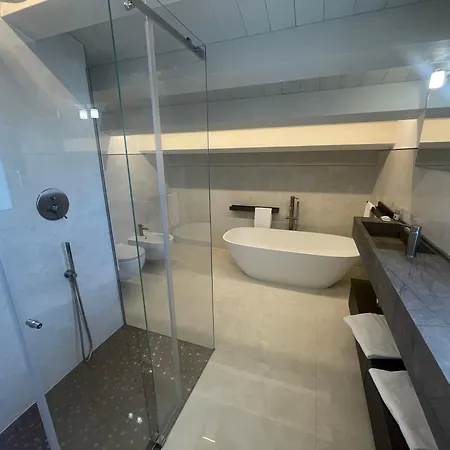 Apartment Haus Margarete - Attico Infinity Vista Mare Con Jacuzzi - Agenzia Cocal Caorle