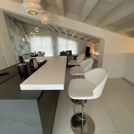Haus Margarete - Attico Infinity Vista Mare Con Jacuzzi - Agenzia Cocal *