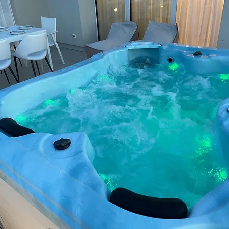Apartment Haus Margarete - Attico Infinity Vista Mare Con Jacuzzi - Agenzia Cocal Caorle