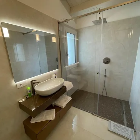 Haus Margarete - Attico Infinity Vista Mare Con Jacuzzi - Agenzia Cocal *